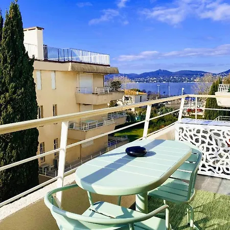 Апартаменты Un Nid A Tropez *