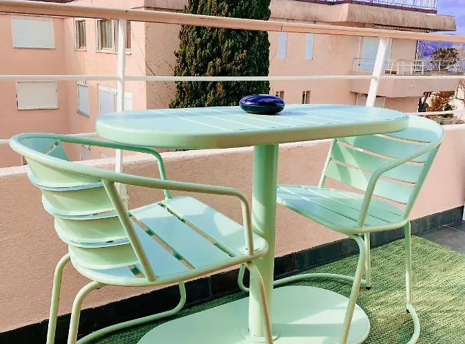 Un Nid à Tropez *