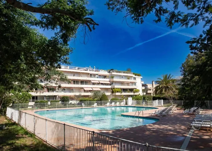 Un Nid à Tropez